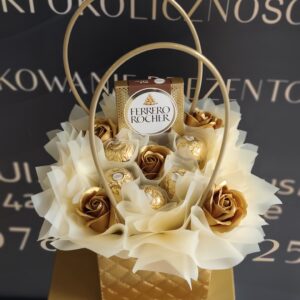 Słodka Torebka Prezentowa z Ferrero Rocher i Złotymi Różami