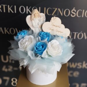 Flower Box z róż mydlanych aniołek gipsowy Chrzest Święty