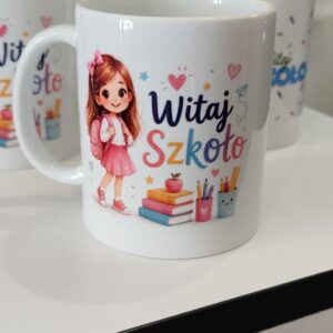 Kubek „Witaj Szkoło” – wyjątkowy prezent dla dziewczynki pasowanie pierwszoklasista